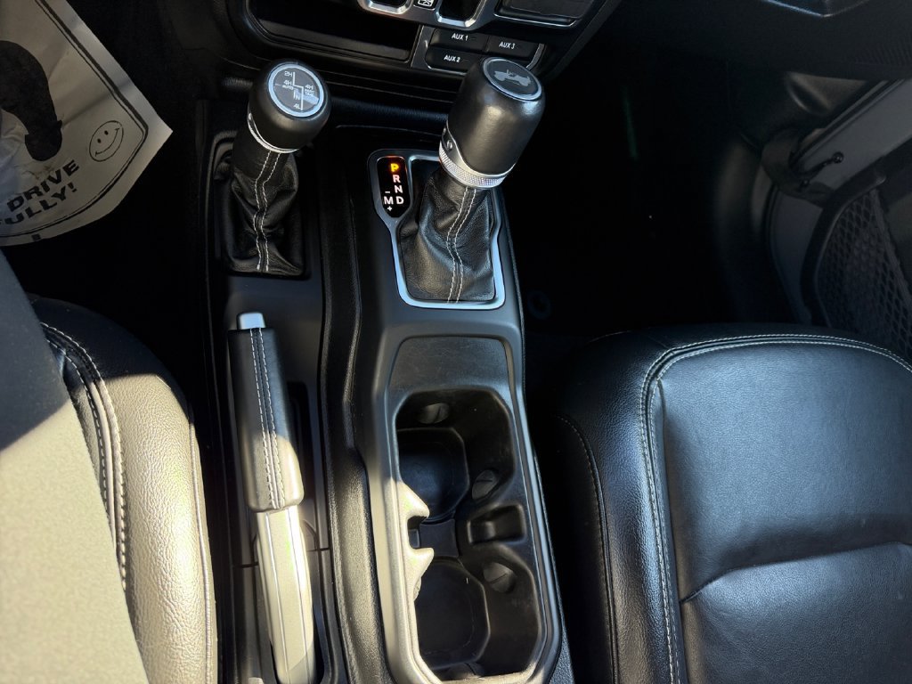 Used 2021 Jeep Wrangler Unlimited Sahara w/ Cold Weather Group AWD/4WD image 15