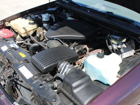 Used 1996 Chevrolet Impala SS RWD image 10