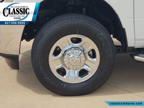 Used 2024 RAM 2500 Tradesman w/ Chrome Appearance Group AWD/4WD image 13