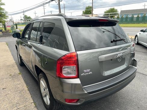 Used 2012 Jeep Compass Latitude AWD/4WD image 3