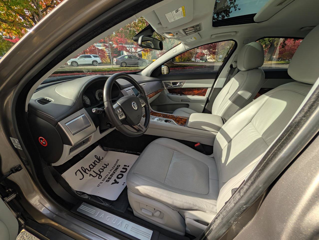 Used 2009 Jaguar XF Premium RWD image 10