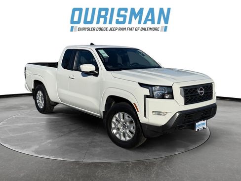 Used 2022 Nissan Frontier SV image 1