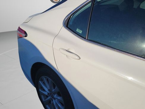 Used 2019 Toyota Camry LE image 17