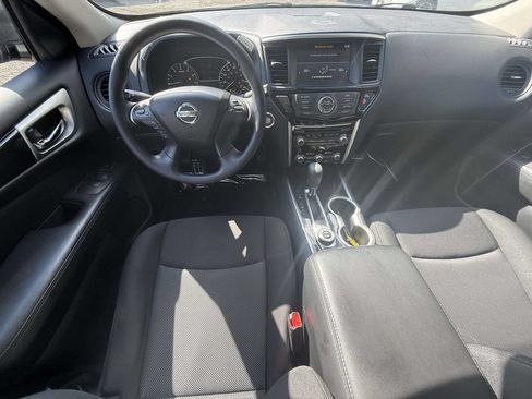 Used 2020 Nissan Pathfinder S AWD/4WD image 14
