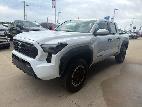 Used 2024 Toyota Tacoma TRD Off-Road AWD/4WD image 2
