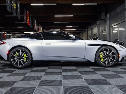 Used 2017 Aston Martin DB11 V12 image 15