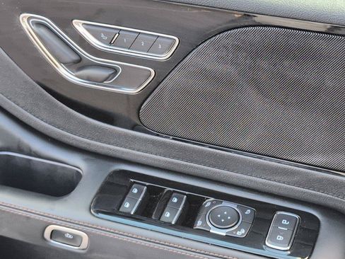 Used 2025 Lincoln Aviator AWD image 21