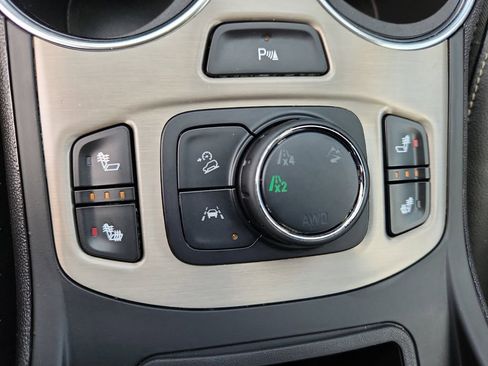 Used 2024 GMC Terrain Denali image 22