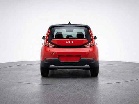 Used 2025 Kia Soul LX w/ LX Technology Package FWD image 6