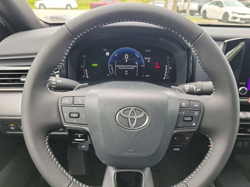 New 2026 Toyota Camry SE w/ Convenience Package FWD image 8