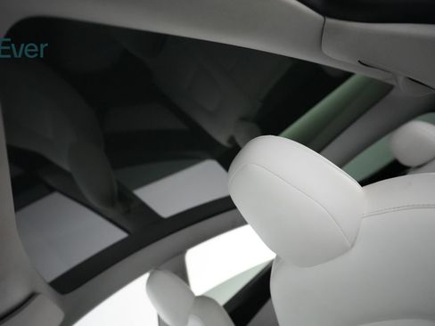 Used 2022 Tesla Model Y Performance image 26