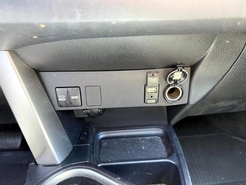Used 2018 Toyota RAV4 LE w/ All Weather Liner Package AWD/4WD image 21