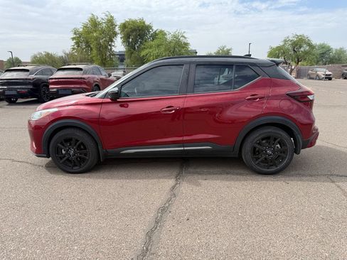 Certified 2022 Nissan Kicks SR FWD image 8
