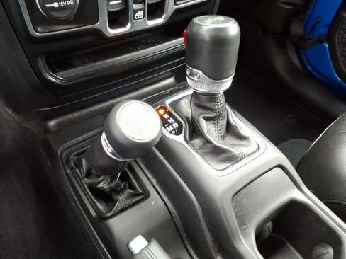 Used 2022 Jeep Wrangler Unlimited Sahara image 26