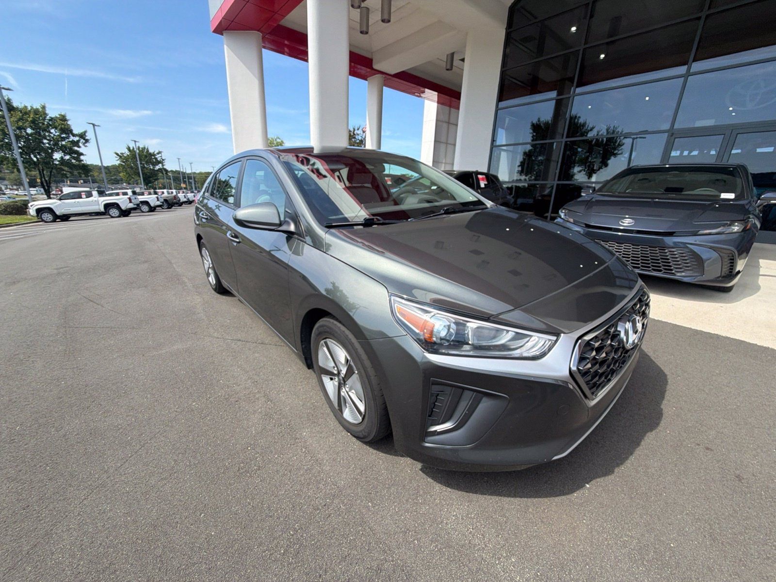 Used 2022 Hyundai Ioniq Blue FWD image 5
