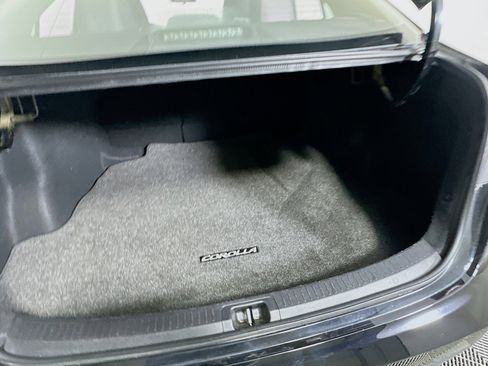 Used 2025 Toyota Corolla LE image 27