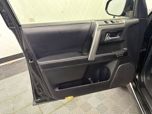 Used 2017 Toyota 4Runner Limited image 11