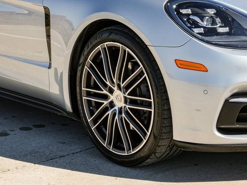 Used 2018 Porsche Panamera 4 image 52