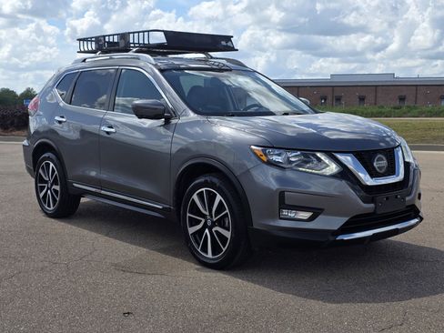 Used 2019 Nissan Rogue SL AWD/4WD image 3