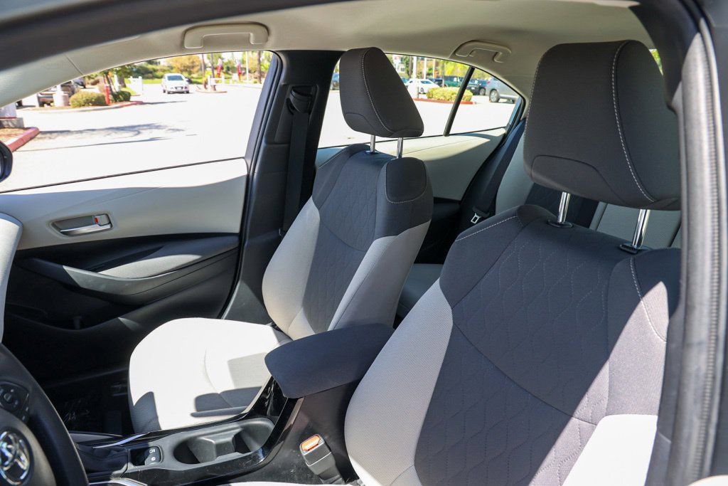 Used 2020 Toyota Corolla LE FWD image 16
