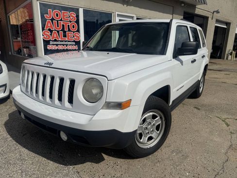 Used 2014 Jeep Patriot Sport FWD image 3