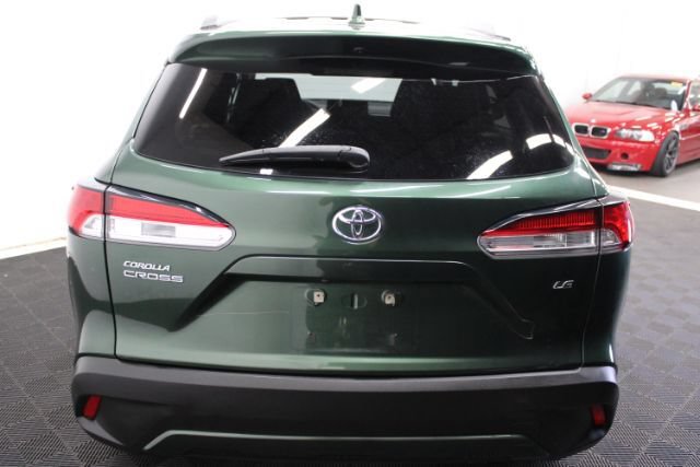 Used 2022 Toyota Corolla Cross LE w/ Moonroof Package FWD image 8