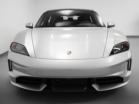 New 2025 Porsche Taycan image 8