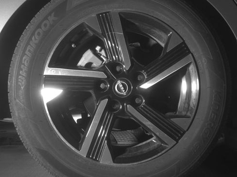 Used 2025 Nissan Sentra SV FWD image 15