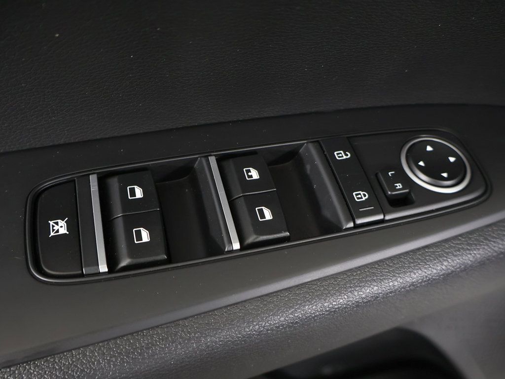 Used 2023 Kia Forte LXS w/ LXS Technology Package FWD image 35