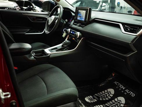 Used 2020 Toyota RAV4 LE w/ Carpet Mat Package FWD image 13