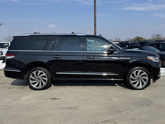 Used 2022 Lincoln Navigator L Reserve AWD/4WD image 7