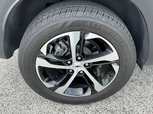 Used 2024 Chevrolet Trax RS FWD image 26