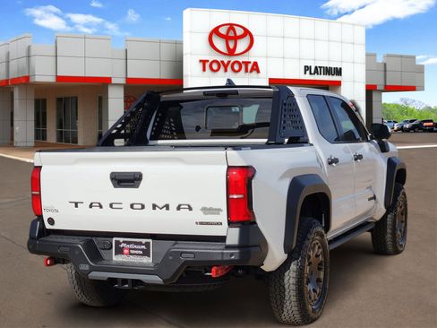 Used 2025 Toyota Tacoma Trailhunter image 4