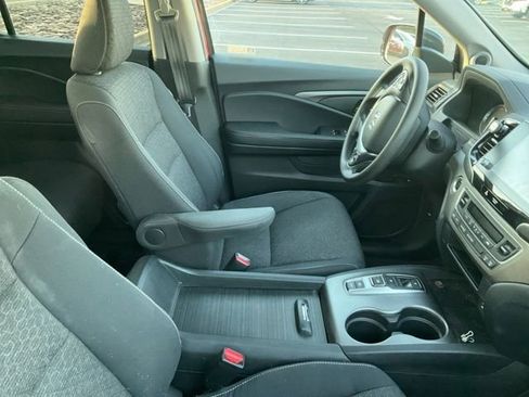 Used 2023 Honda Ridgeline Sport image 4