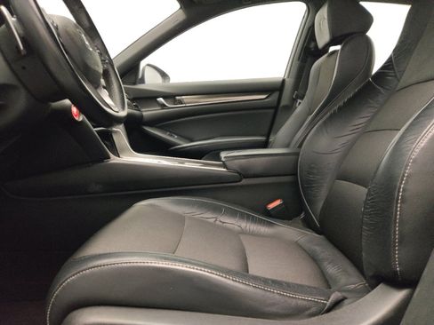 Used 2018 Honda Accord Sport image 17