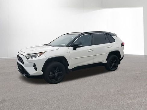 Used 2020 Toyota RAV4 XSE image 4