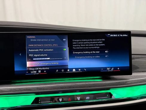 Used 2024 BMW 740i xDrive AWD/4WD image 29