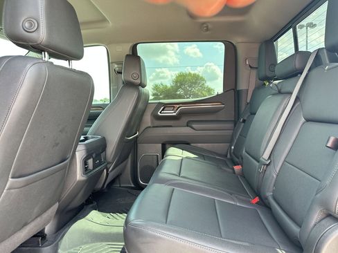 Used 2025 Chevrolet Silverado 1500 LT Trail Boss w/ Convenience Package II AWD/4WD image 12