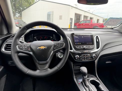 Used 2024 Chevrolet Equinox LT FWD image 23