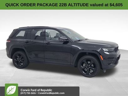 Used 2023 Jeep Grand Cherokee Altitude