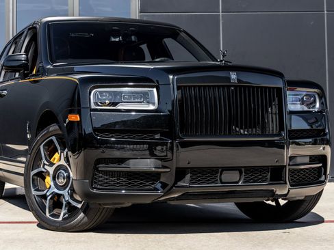 Used 2023 Rolls-Royce Cullinan Black Badge w/ Dark Exterior Package image 8