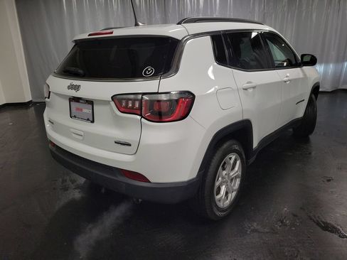 Used 2024 Jeep Compass Latitude AWD/4WD image 8