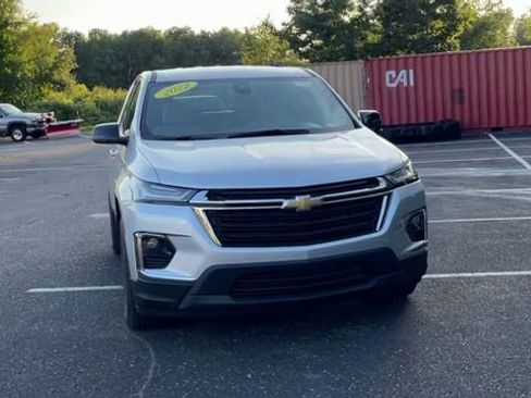 Used 2022 Chevrolet Traverse LS FWD image 3
