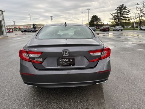 Used 2019 Honda Accord EX image 4