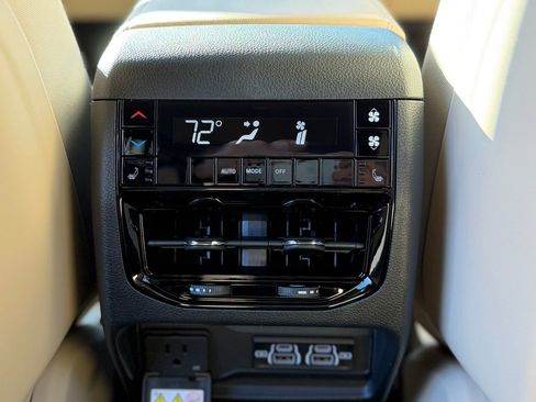 New 2025 Jeep Grand Cherokee L Limited w/ Trailer Tow Package image 12