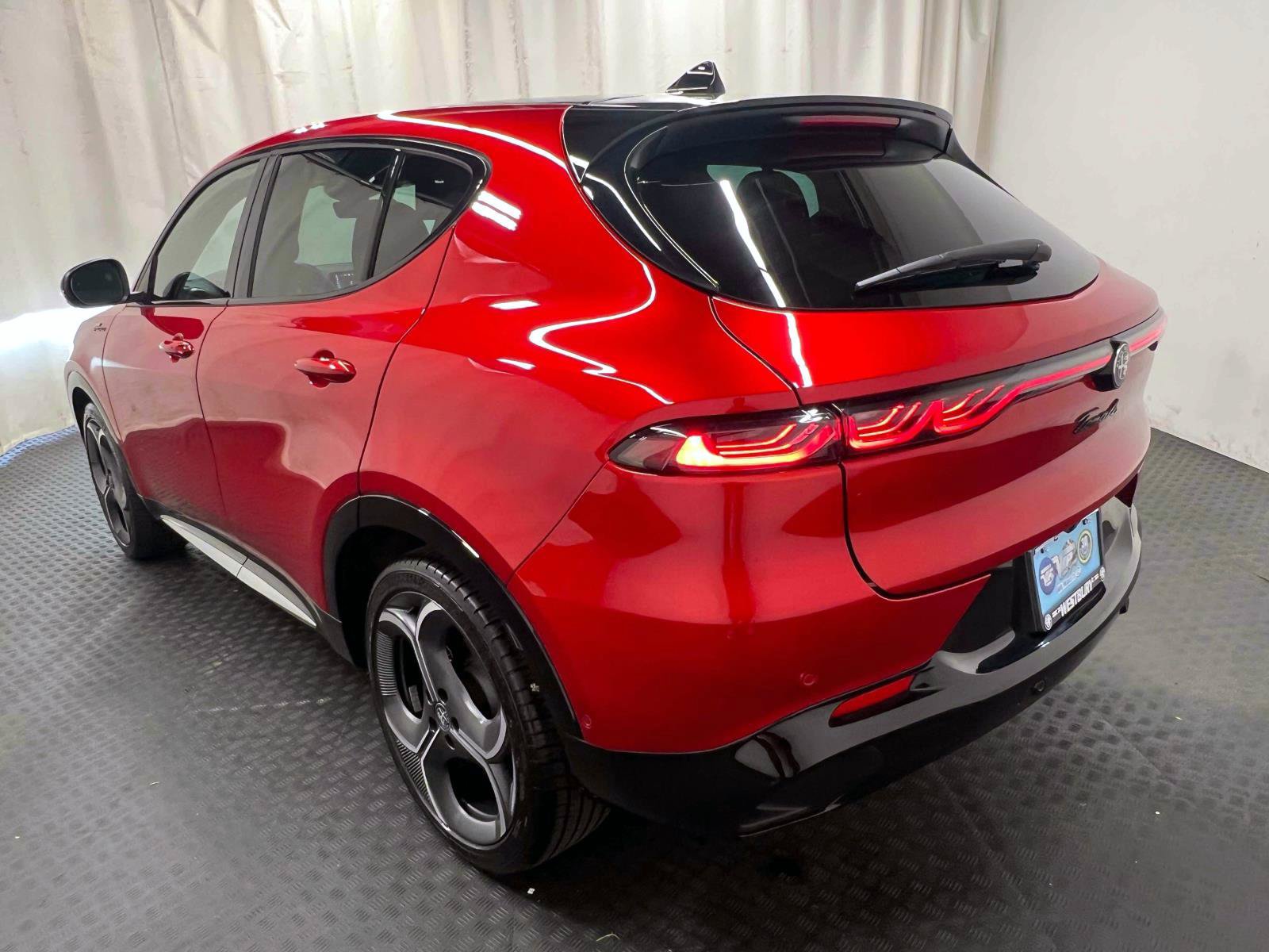 Used 2026 Alfa Romeo Tonale w/ Active Assist Package AWD/4WD image 9