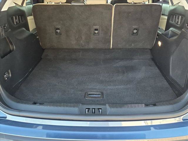 Used 2019 Ford Edge Titanium FWD image 10