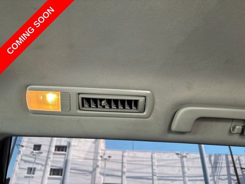 Used 2019 Toyota Highlander LE w/ Carpet Mat Package (TMS) FWD image 14