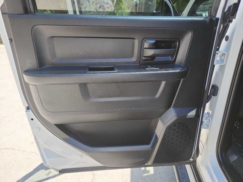 Used 2022 RAM 2500 Tradesman w/ Chrome Appearance Group RWD image 32