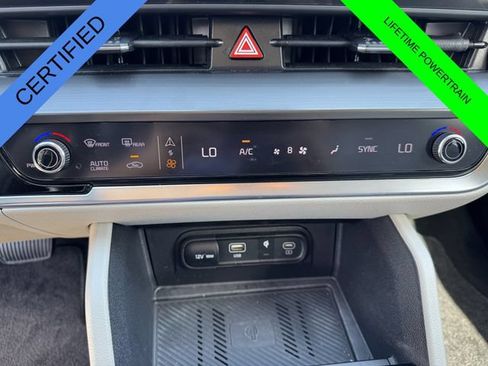 Used 2024 Kia Sportage EX FWD image 29